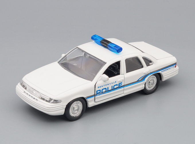 FORD Crown Victoria Police, white