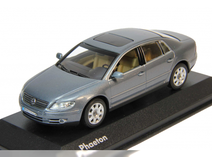 VOLKSWAGEN Phaeton (2002), grey