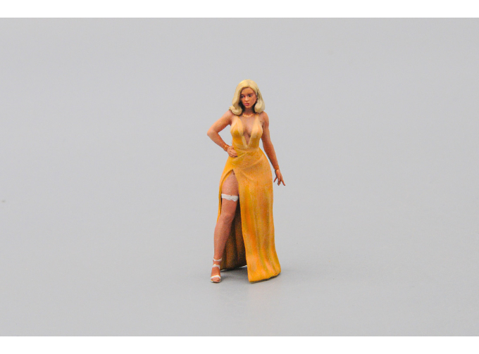 Фигурка девушки Ангелина (желтое платье)