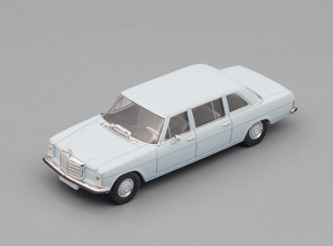 MERCEDES-BENZ 220D, light blue