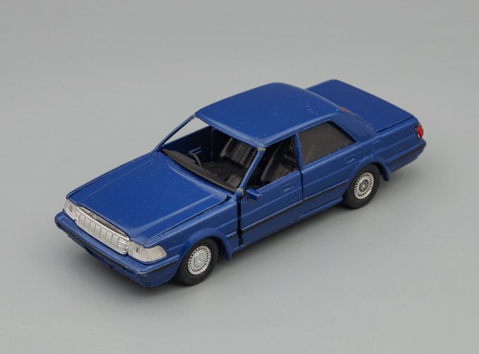 TOYOTA Crown 4door Hardtop, blue