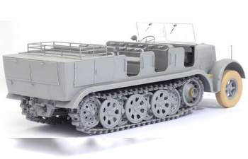 Сборная модель Sd.Kfz.7 8t Half-Track Initial Production