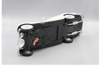 MERCEDES-BENZ 500K, белый, 30 см