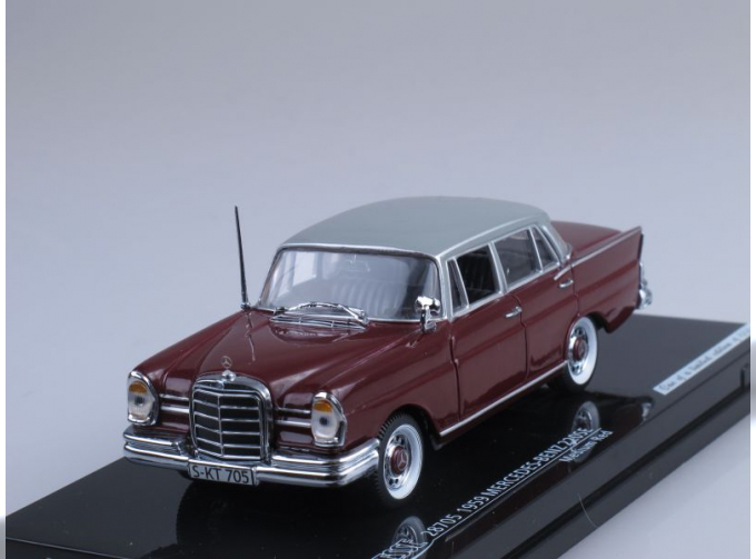 MERCEDES-BENZ 220SE, red