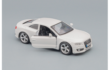 AUDI A5, white