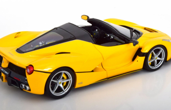 FERRARI Laferrari Aperta Spider (2016), Nero Daytona - yellow