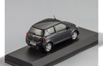 Suzuki Swift 2006 (cosmic black pearl metallic)