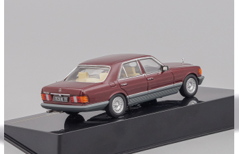 MERCEDES-BENZ 500 SE W126 (1980), bordeaux / grey