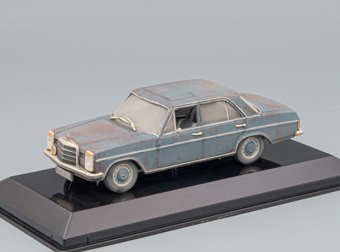 MERCEDES-BENZ W114 Синий