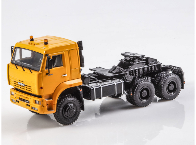 Камский грузовик 65225 седельный тягач, желтый