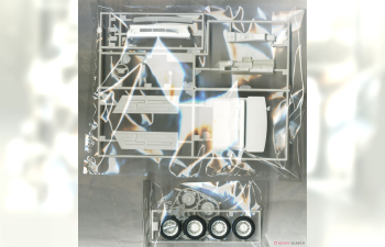 Сборная модель TOYOTA Crown 2.8 4 Door HT Royal Saloon 1979 (MS110)