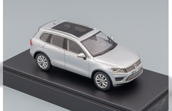 VOLKSWAGEN Touareg 7P (Facelift 2015), silver