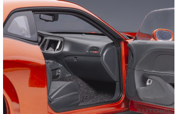 Dodge Challenger SRT Hellcat Widebody - 2018 (go mango/dual gunmetal center stripes)