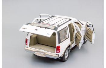 FORD Expedition Eddie Bauer Version, white