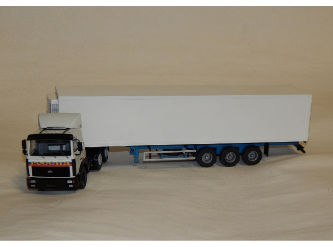 Сборная модель Полуприцеп-рефрижератор Тонар-9746