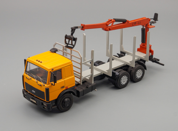 Минский-6303 сортиментовоз с манипулятором