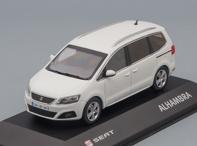 SEAT Alhambra (2012), white