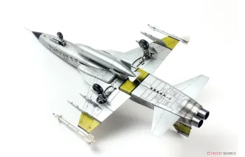 Сборная модель Northrop F-5E Tiger II Early Version