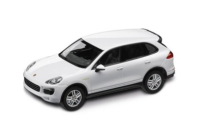 PORSCHE Cayenne S E-Hybrid, white