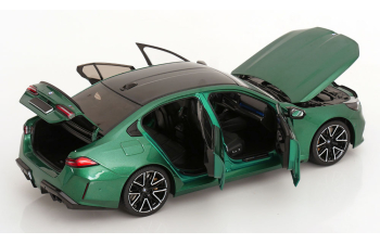 BMW M5 Saloon (2024), green metallic