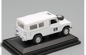 Land Rover Serie III 109, white