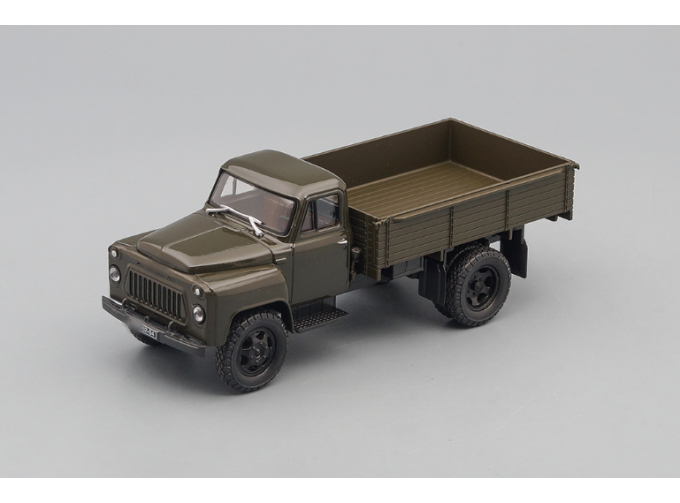 Горький 52-04 бортовой, темно-зеленый