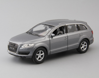 AUDI Q7, grey metallic