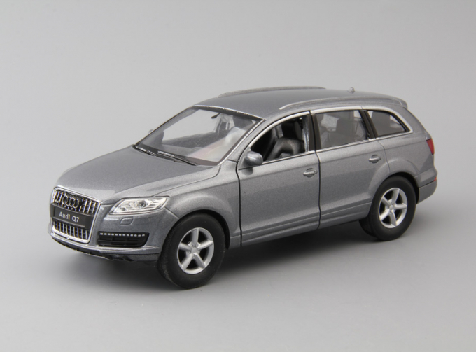 AUDI Q7, grey metallic