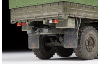 Сборная модель Российский армейский трёхосный грузовик КАМАЗ 5350 Мустанг