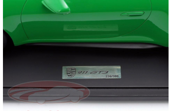 PORSCHE 911 (992) GT3 (2022), python green
