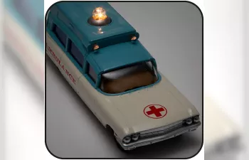 CADILLAC Superior Ambulance (1966), white / light blue