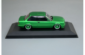 BMW 3-SERIES (E30), green metallic