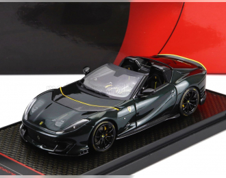 FERRARI 812 Competizione A Spider (2022) - Black Wheels, Verde Zeltweg - Dark Green Met Yellow