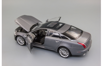 JAGUAR XJ (2010), grey met