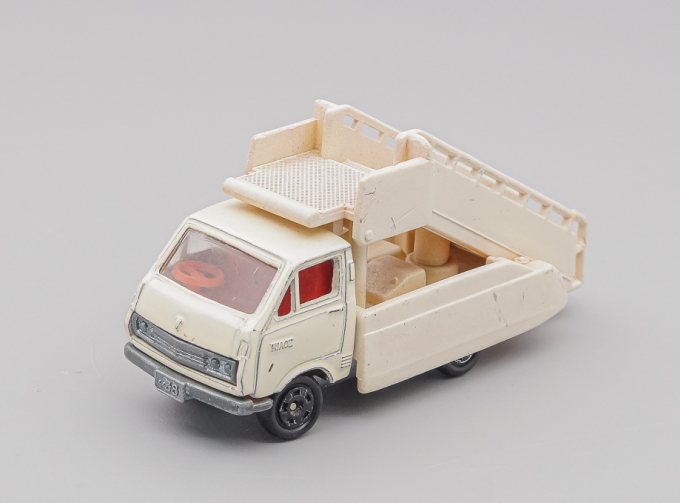 TOYOTA Hiace Trap Car, white