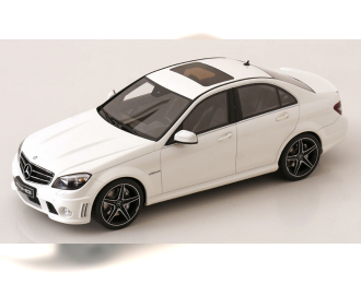 MERCEDES-BENZ C63 AMG (2007), white metallic