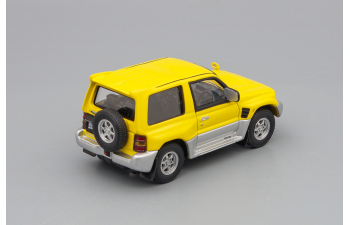 MITSUBISHI Pajero Evilution, yellow