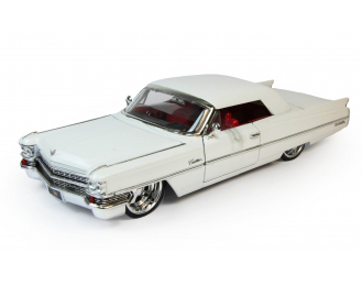 CADILLAC Custom (1963), white