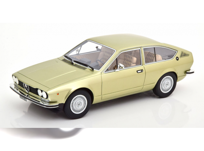 ALFA ROMEO Alfetta GT (1975), hellgrün-metallic