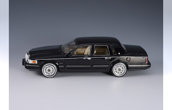 LINCOLN Town Car 1997, black