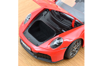 PORSCHE 911 Carrera 4 GTS Coupe (992.2) (2025), Guards Red