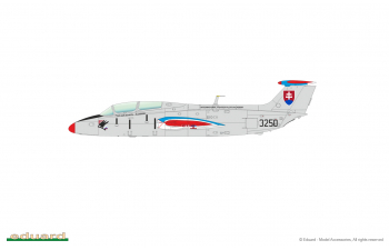 Сборная модель L-29 Delfin