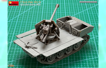 Сборная модель Pak 40/4 Selbstfahrlafette Rso Military