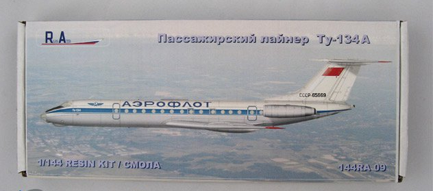 Сборная модель Пассажирский лайнер Tupolev Tu-134A