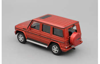 MERCEDES-BENZ G-Class G500, orange metallic