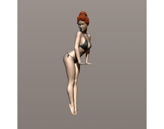 Фигура Девушка выныривает из бассейна, окрашенная