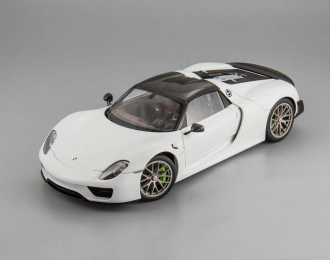 PORSCHE 918 Spyder Weissach Package (2013), glossy white