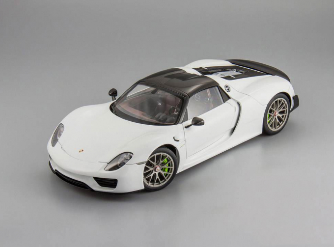 PORSCHE 918 Spyder Weissach Package (2013), glossy white