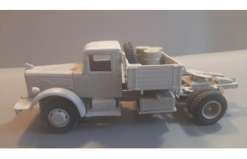 Сборная модель Минский-200 тягач, кабина с зубром