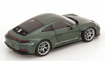 PORSCHE 911 (992) S/T (2023), green metallic